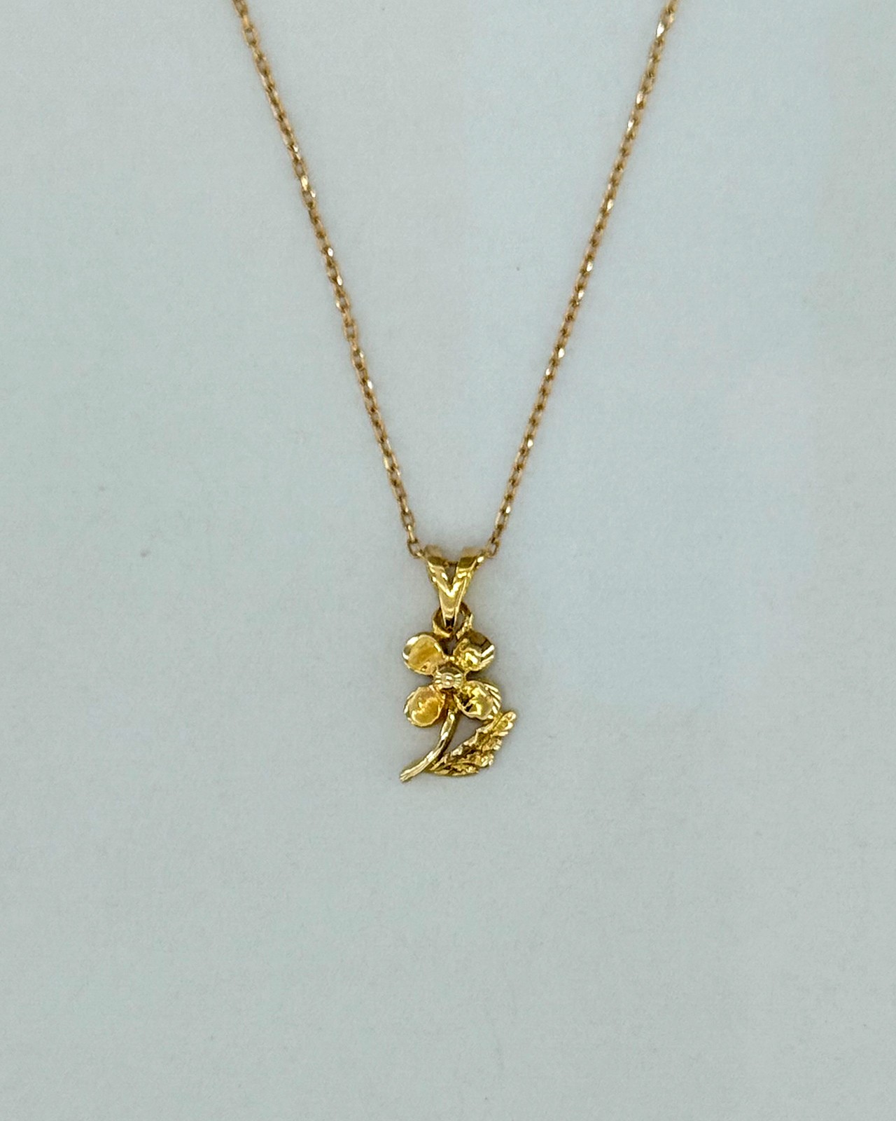 گردنبند گل مینیمال